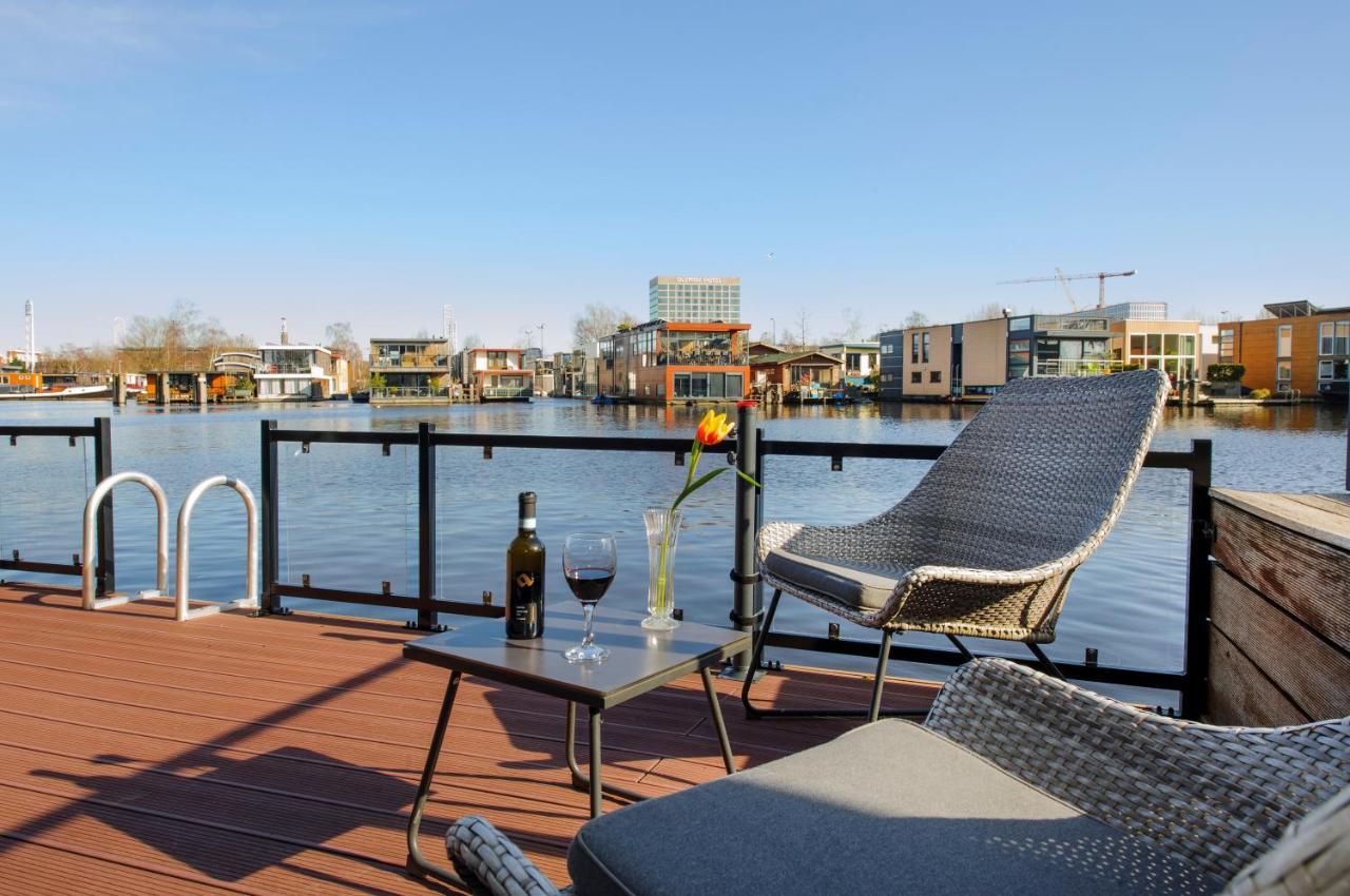 Houseboat Studio With Canalview And Free Bikes Amsterdam Exterior photo